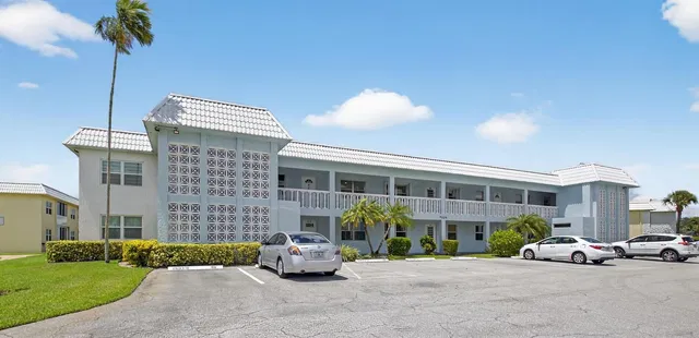Unit 622 photo 20