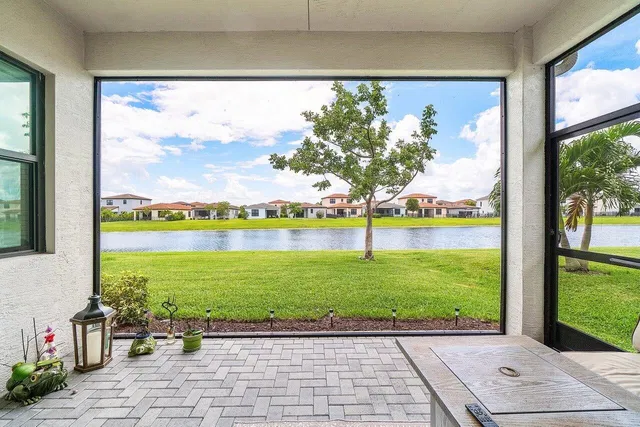 Residence photo 6