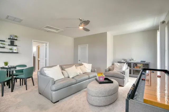  Residence photo 7