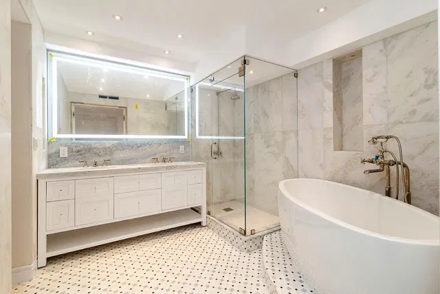 The Meridian Unit 305n photo 15
