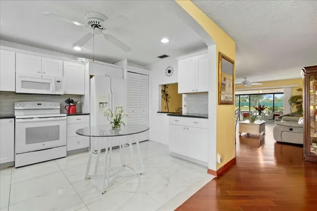 Residence photo 2
