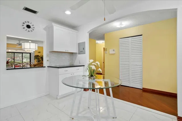 Residence photo 18