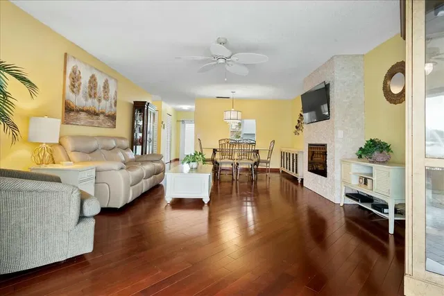 Residence photo 20