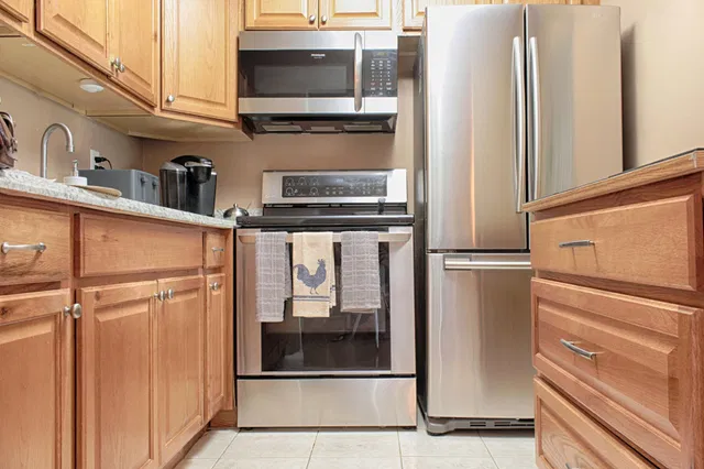 Unit 102 photo 8