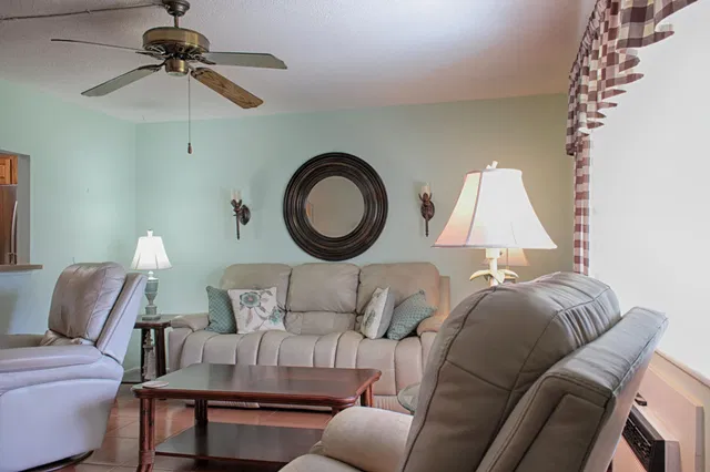 Unit 102 photo 9