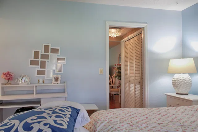 Unit 102 photo 21