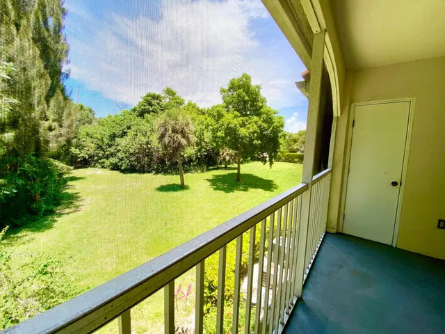 Unit 16-201 photo 4