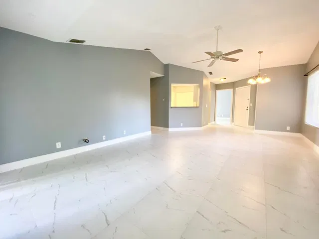 Unit 16-201 photo 6