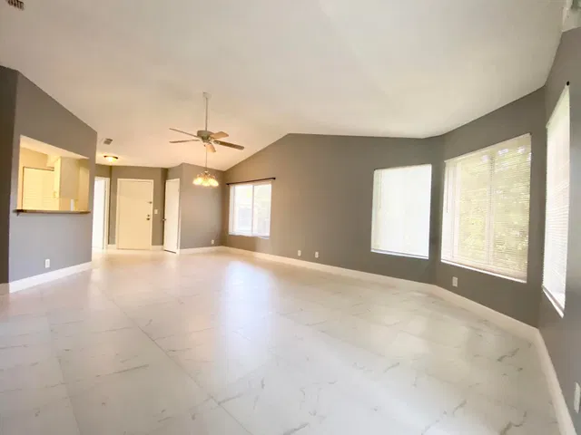 Unit 16-201 photo 7