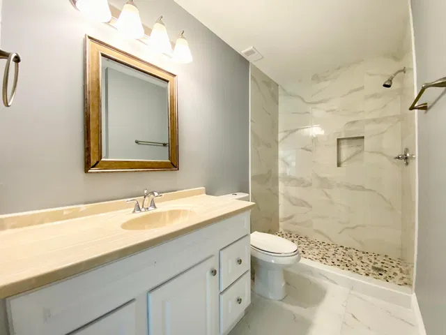 Unit 16-201 photo 12