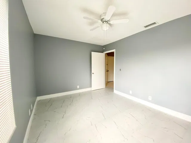 Unit 16-201 photo 21