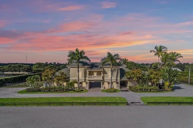 Palm Beach Point Residence photo 3