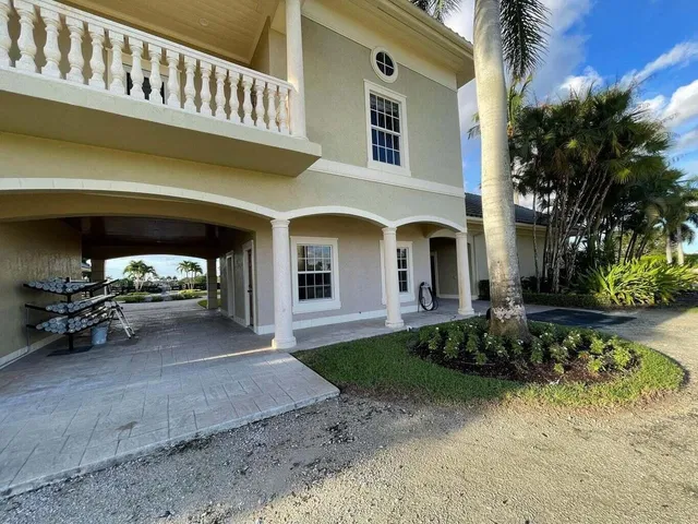 Palm Beach Point Residence photo 37