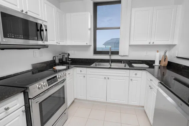 The Tower Condominium at Cityplace Unit 702 photo 8
