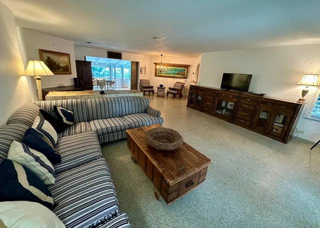 Residence photo 6