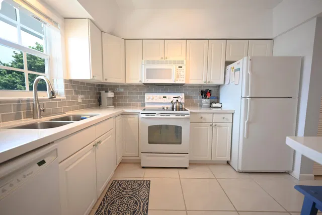Delray Beach Shores Unit 14 photo 5