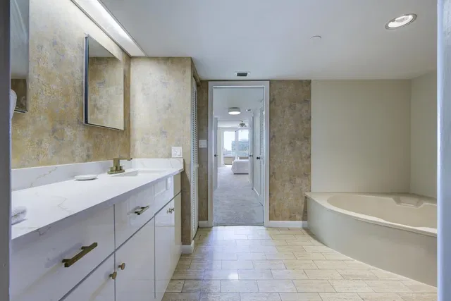 The Plaza of The Palm Beaches Unit 17c photo 23
