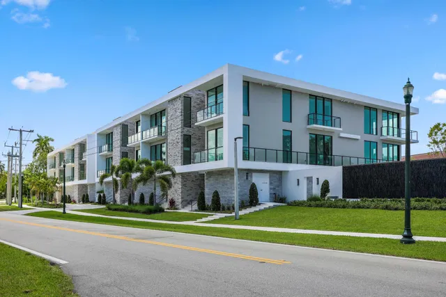 1177 Moderne Delray Beach Unit 306 photo 3