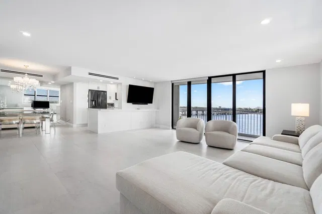 2860 S Ocean Palm Beach Unit 506 photo 6