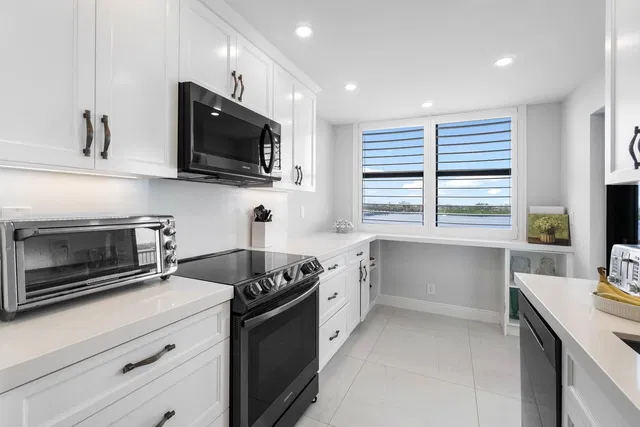 2860 S Ocean Palm Beach Unit 506 photo 8