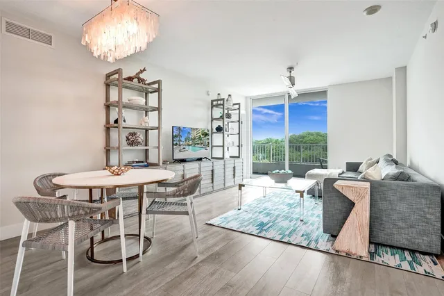 Boynton Beach Club Unit 406 photo 4