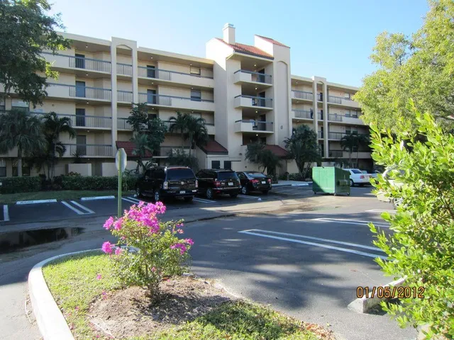 Unit 6103 photo 2