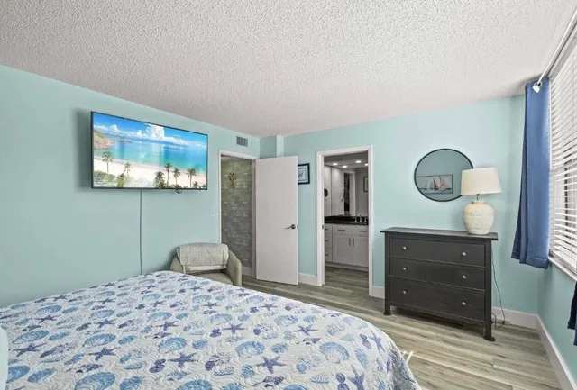 Unit 6103 photo 16