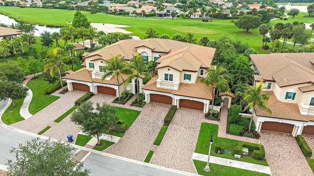 Jupiter Country Club Unit 129 photo 2