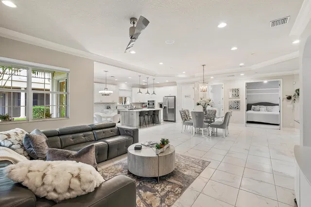 Jupiter Country Club Unit 129 photo 8