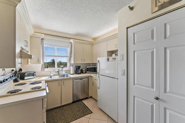 Unit C503 photo 6