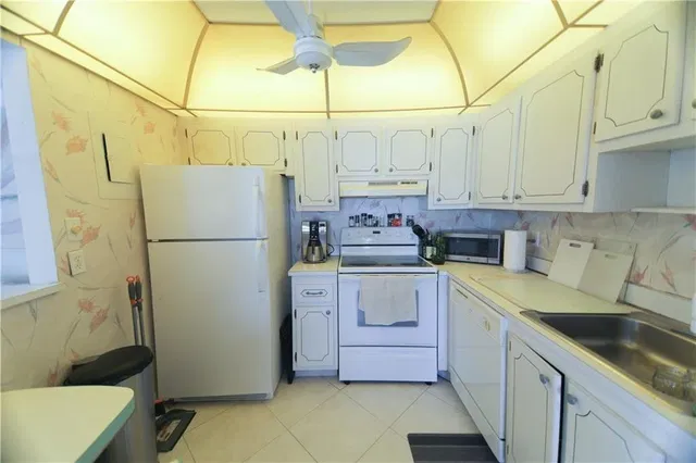Unit F photo 9