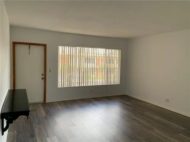 Unit 18 photo 3