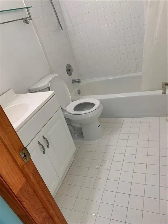 Unit 18 photo 9