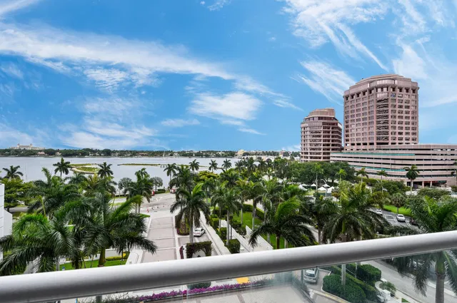 The Plaza of The Palm Beaches Unit Th5f photo 11