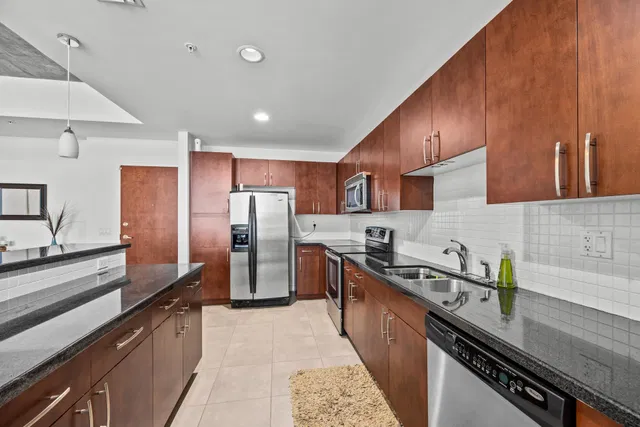 The Edge Unit 1106 photo 6