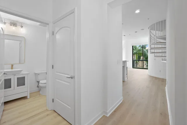 One City Plaza Unit 211 photo 8