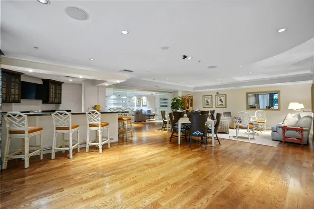 One City Plaza Unit 211 photo 30