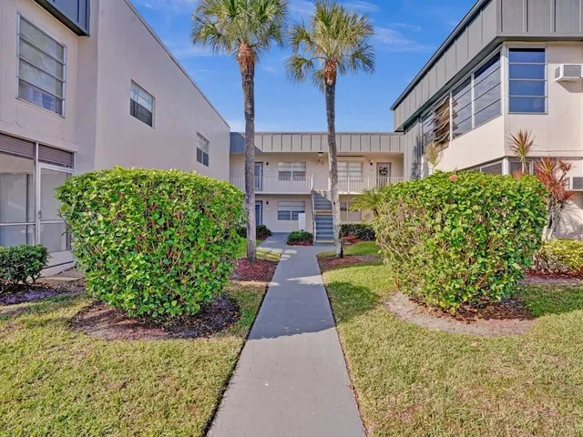 Residence photo 3