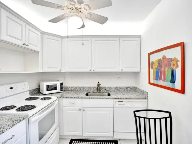Residence photo 13