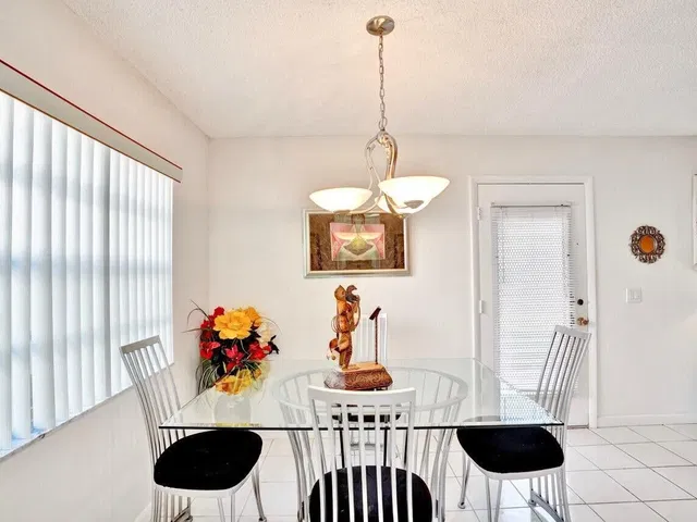 Residence photo 14