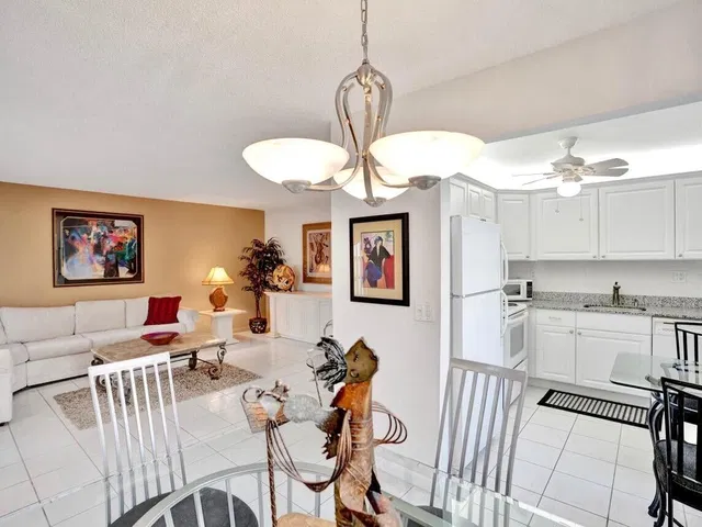 Residence photo 15