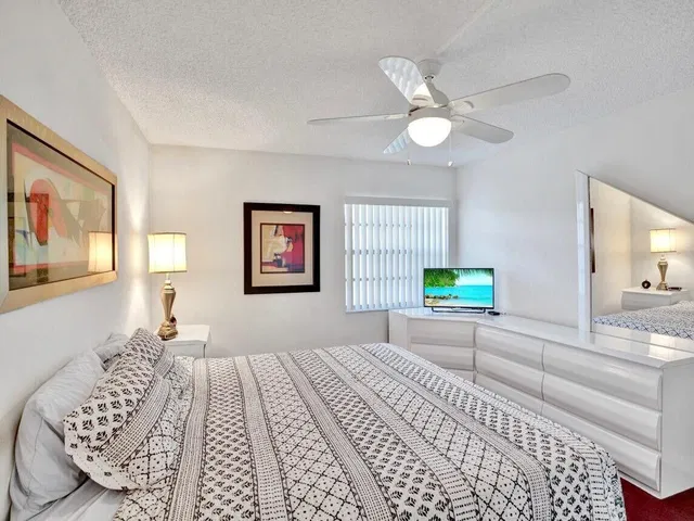 Residence photo 18