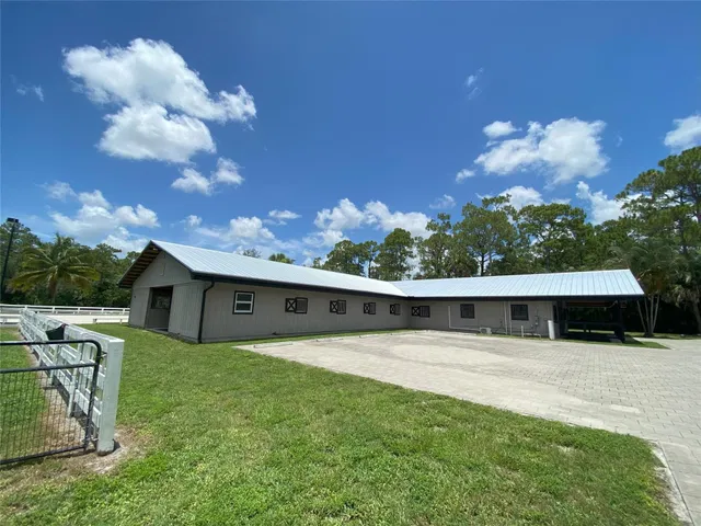Residence photo 3