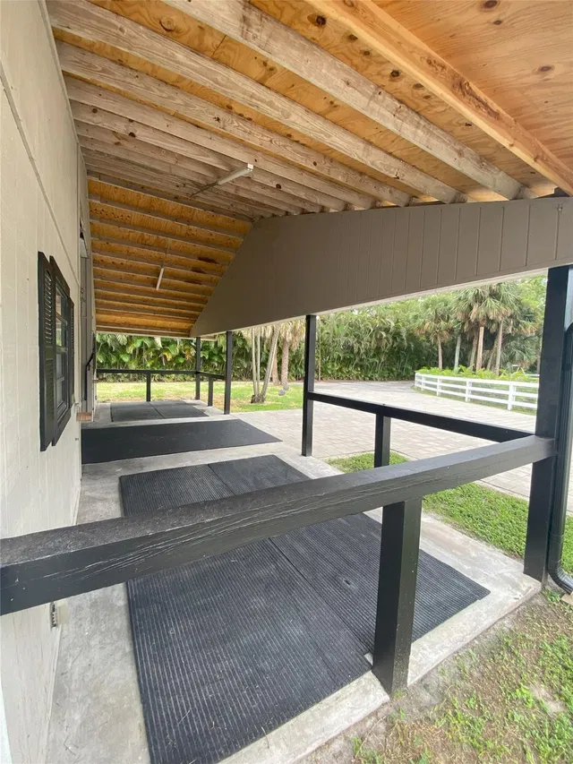 Residence photo 61