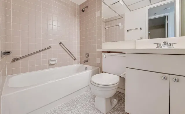 Unit 206 photo 21