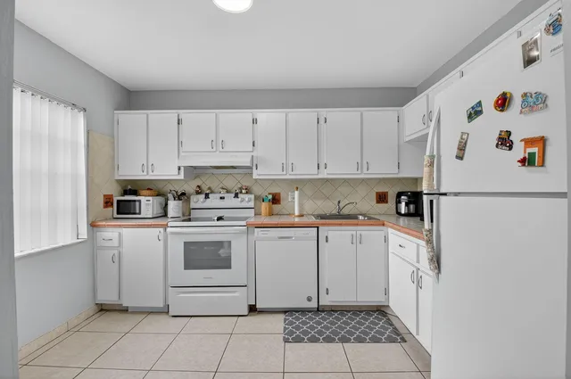 Boca Lago Country Club Homes Unit 8f photo 6