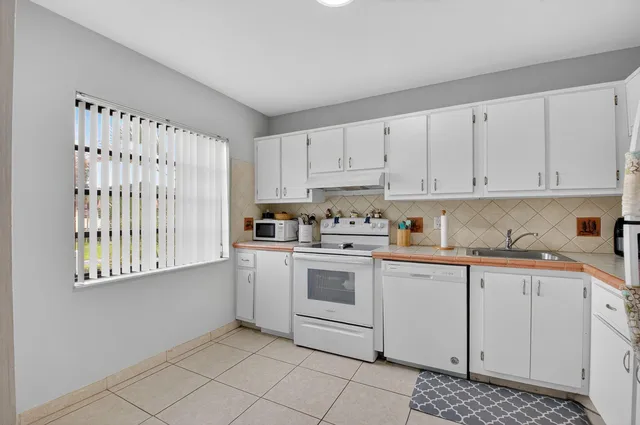 Boca Lago Country Club Homes Unit 8f photo 7