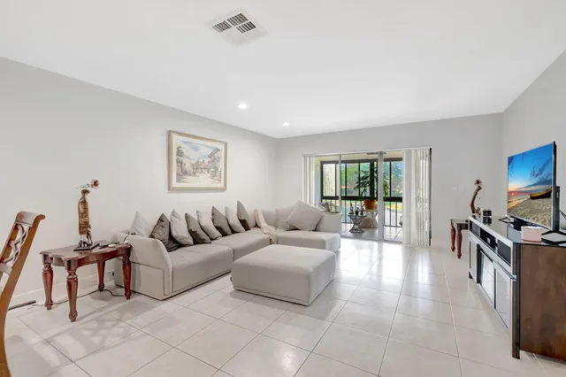 Boca Lago Country Club Homes Unit 8f photo 12
