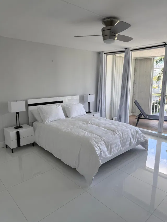 Barclay Condo Unit 418 photo 5