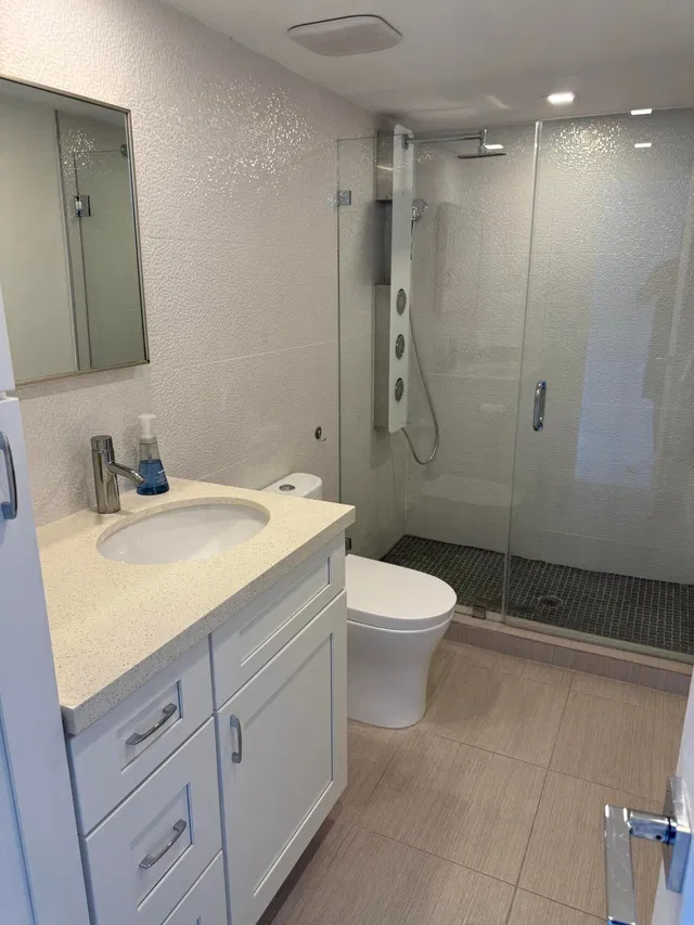 Barclay Condo Unit 418 photo 12